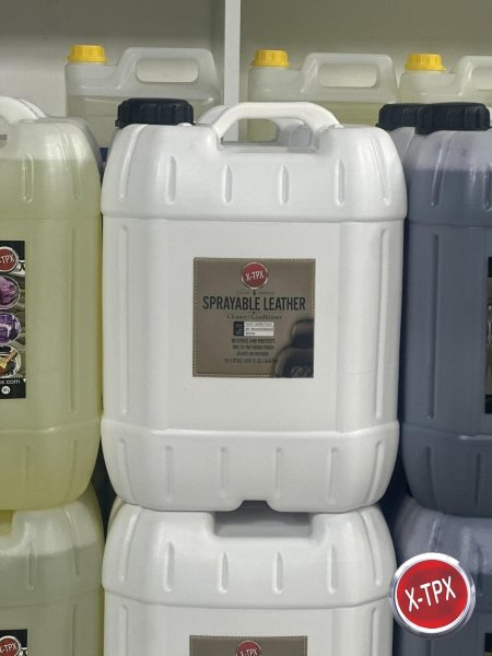 منظف فرش و جلد السيارات